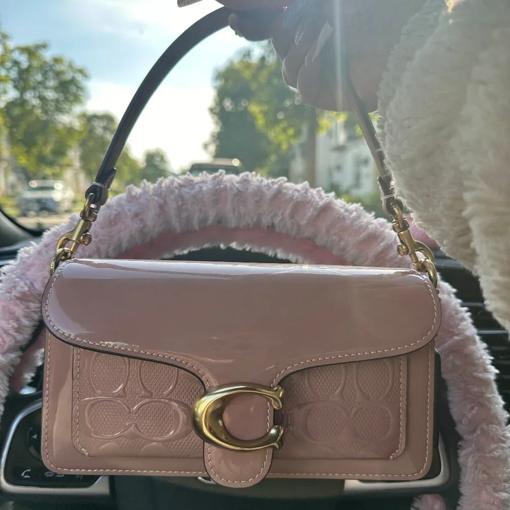 Tabby Shoulder Bag 26 In Signature Leather Brass/Cappuccino - Picture 2 of 6